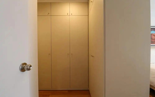 w Light-filled 2BR w Balcony in Miraflores