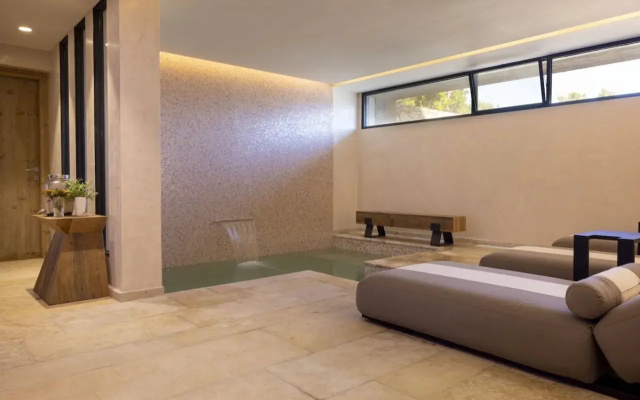 Les Regalia Hotel & SPA