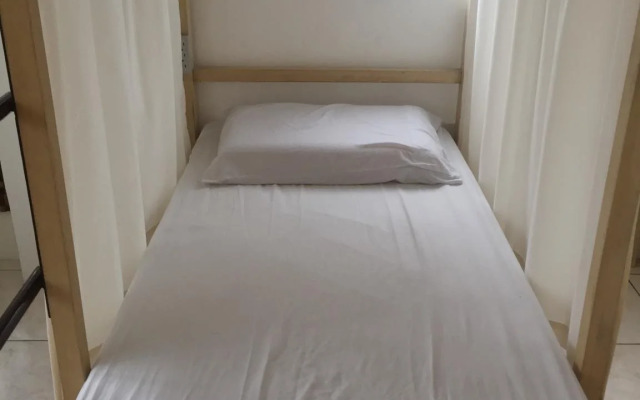 1 River Central Hostel