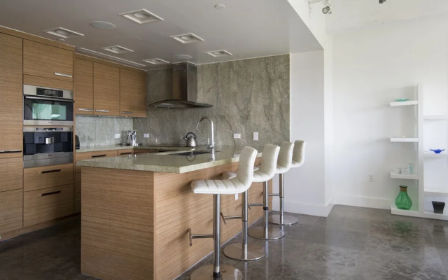 The Netherland R5F - Ocean Drive Condo