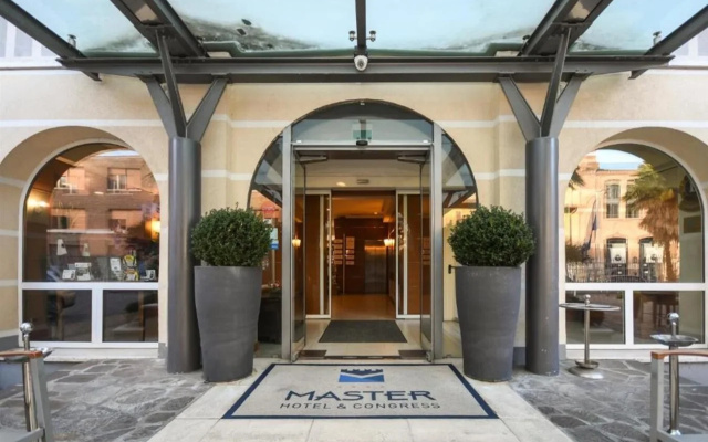 Hotel Master