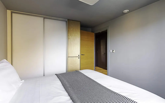 Bermondsey Bliss: Views, Comfort, and City Access!