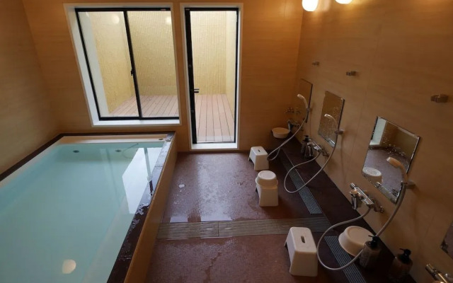 J-Hoppers Lake Biwa Guesthouse