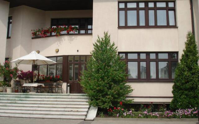 Отель Guesthouse Marija Литва, Вильнюс - отзывы, цены и фото номеров - забронировать отель Guesthouse Marija онлайн вид на фасад