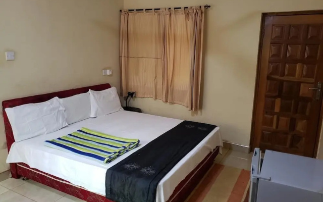 Nabegyi Hotel