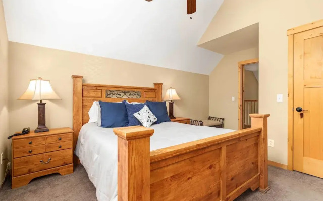Gull Lake All-season Getaway w/ Private Deck