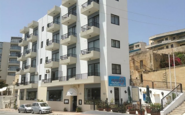 Отель Porto Del Sol Guesthouse вид на фасад
