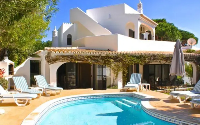 Akisol Vale do Lobo Beach