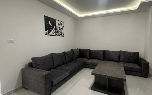 Jrecozy Home Near All Services 22