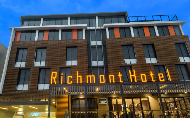 Mantra Richmont Hotel вид на фасад