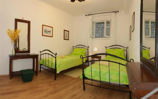 Apartments Zdravko