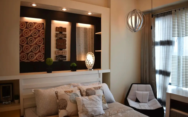 Stunning Eastwood Condo Suite