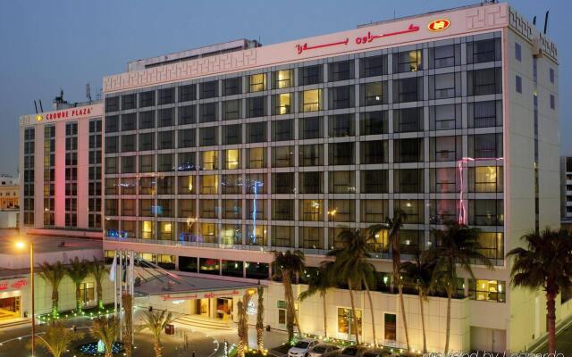 Отель Crowne Plaza Jeddah вид на фасад