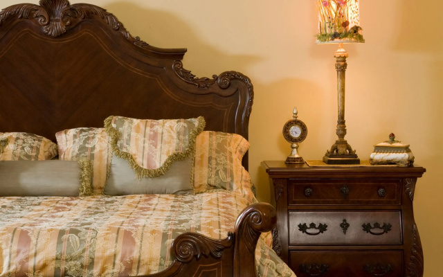 Goldmoor Inn