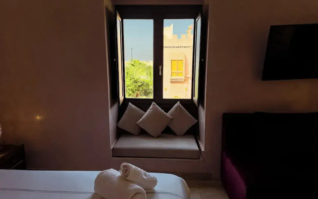 Riad Tonaroz