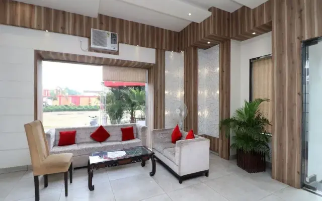 Sparsh Hotel And Resort by OYO Rooms