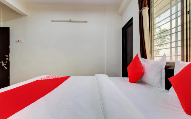 Warunase Palace by OYO Rooms