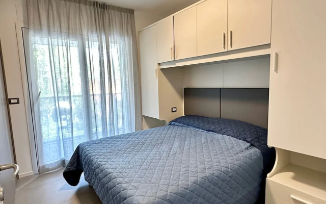 Pool Flat 400m From Beach