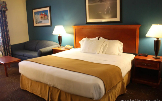 Holiday Inn Express Mackinaw City by IHG
