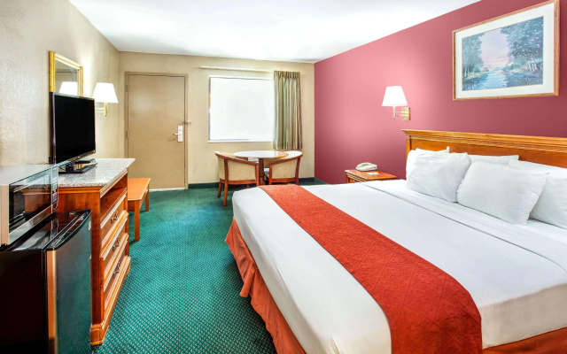 Days Inn Kennesaw