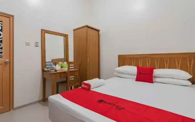 RedDoorz Syariah Plus @ Perintis Guesthouse Tasikmalaya
