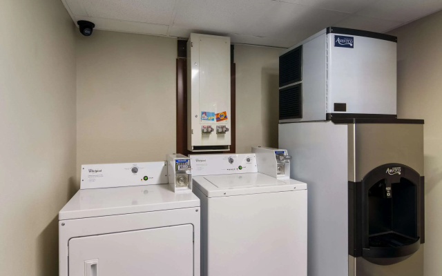 Quality Inn Aurora - Naperville Area