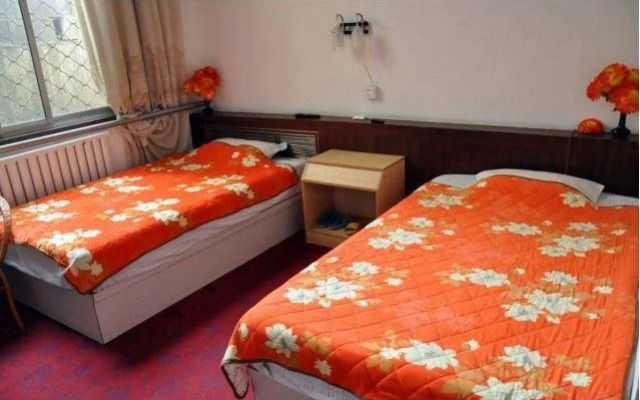 Yishui Haotai Business Hotel