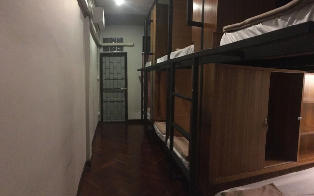 OYO 612 Hansa Hostel