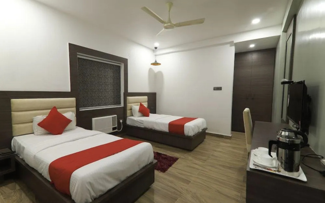 OYO 6709 Hotel L N International