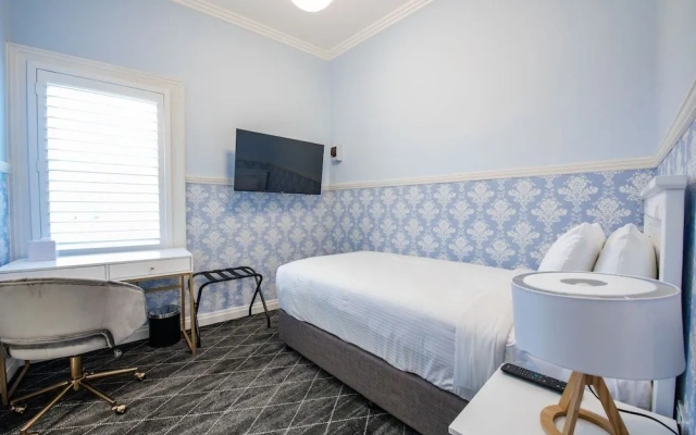 Bankstown Hotel