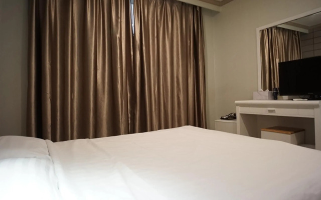 Apple Hotel