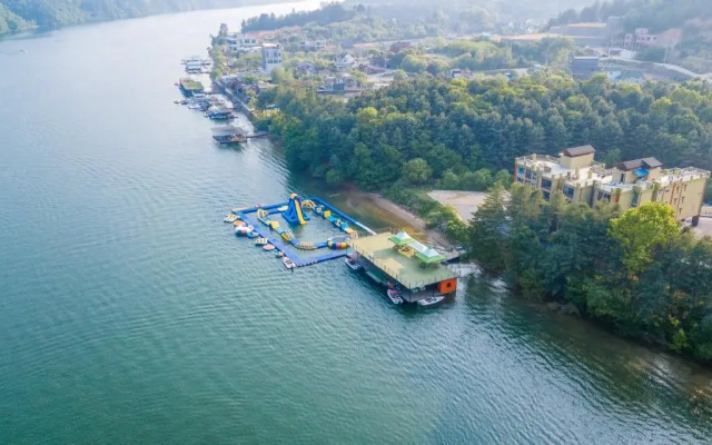 Clover Resort