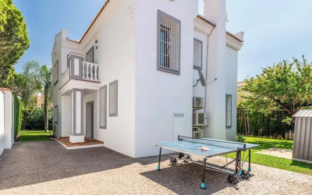 Villa Moongate