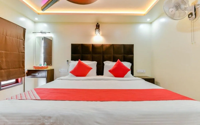 OYO 23063 Luxury Meghavarsham 5BHK