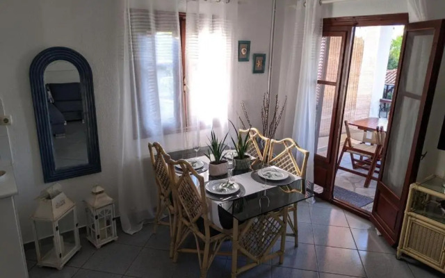 Villa Beta - 5min walk to beach, BBQ, Parking