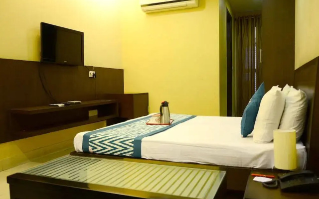 Pelican Hotel by OYO Rooms