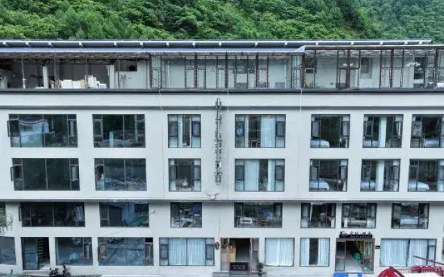 Yinming · Mountain Residence (Wolong Town)