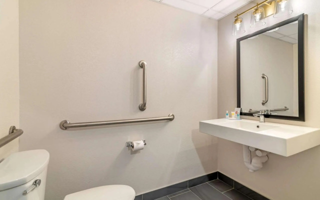 The Clocktower Hotel Latham - North Albany, an Ascend Collection Hotel