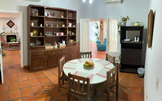 Casa para 12 con garaje, jardín y quincho