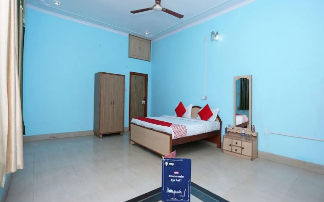 OYO 15492 Hotel Dolly
