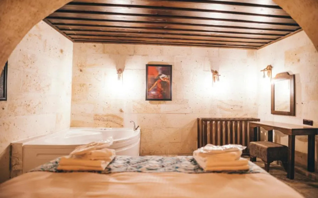 Tale Cave INN