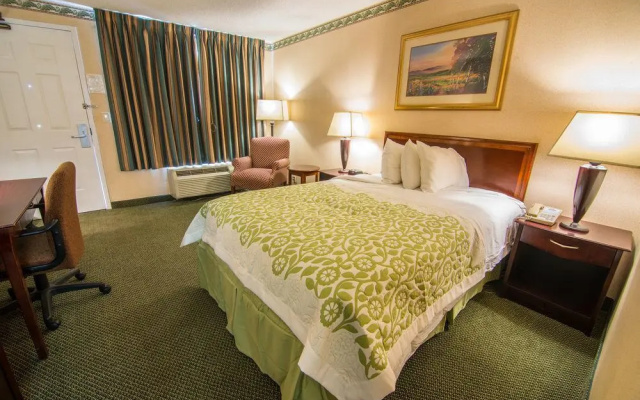 莱瑟姆戴斯套房酒店/北阿尔巴尼(Albany Airport Hotel)