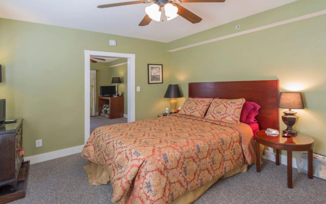 Meranova Guest Inn