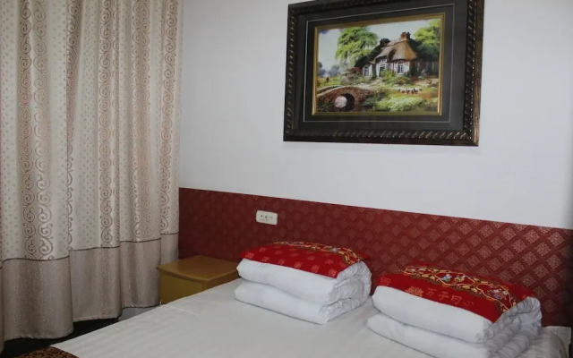 Zhiyuan Homestay Ancient City North Gate