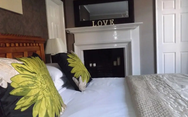 White Linen Whitby, Room Only