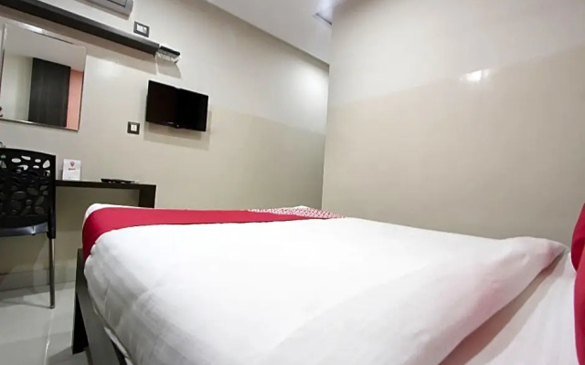 OYO 14520 Habitat Hotel & Suites