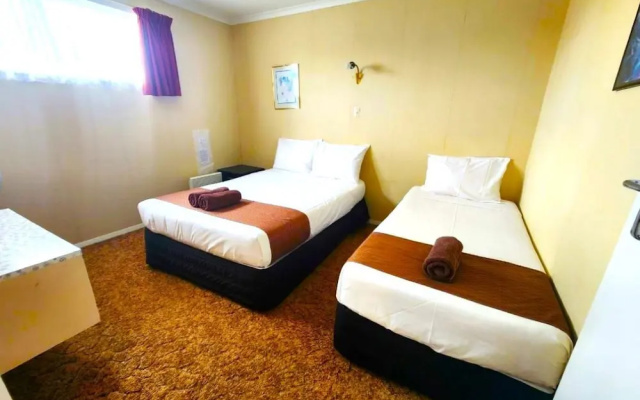 Mayfair Court Motel