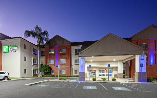 Отель Charter Inn and Suites вид на фасад