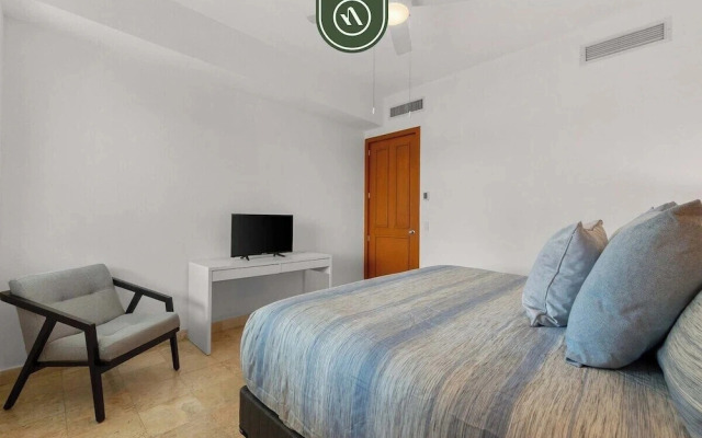Stylish 2 BR Condo - Pools - Golf - Membership