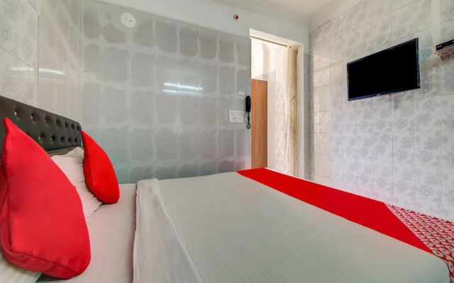 OYO 29087 Hotel Golden Pride